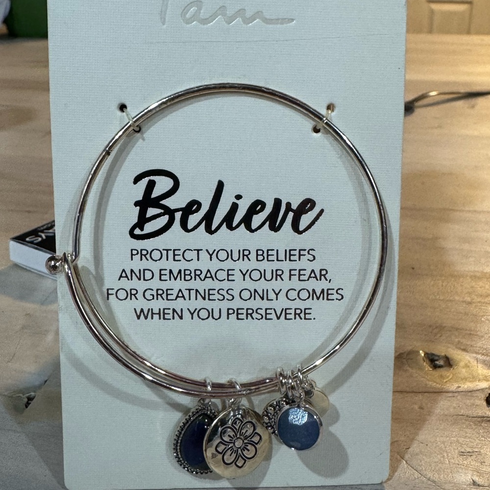 🌟🌟Believe Bangle Bracelet